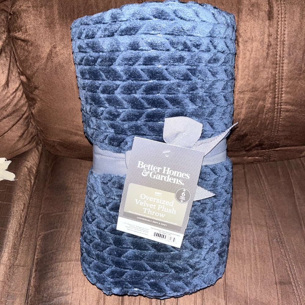 NWT navy throw